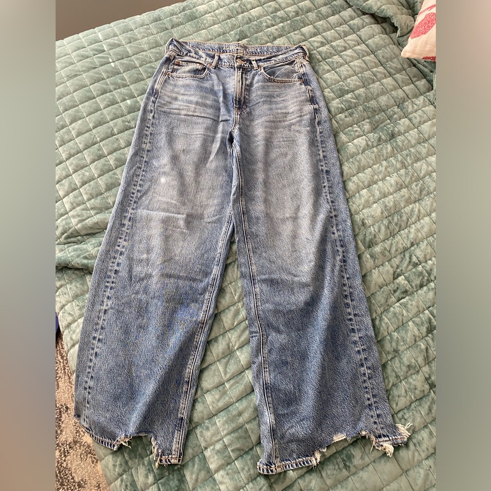 AE Dreamy Drape Super High-Waisted Baggy Wide-Leg Jean